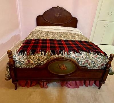 Vintage Wood Bed - Full Size