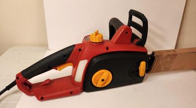 #185 HomeLite Electric Chainsaw