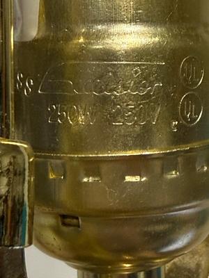 Vintage Brass Lamp w/shade