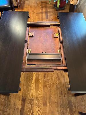 COUNTERTOP HEIGHT DINING TABLE W/BUILT IN (BUTTERFLY) LEAF AND 4 CHAIRS