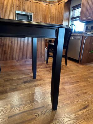 COUNTERTOP HEIGHT DINING TABLE W/BUILT IN (BUTTERFLY) LEAF AND 4 CHAIRS
