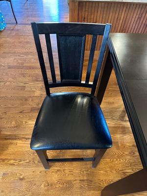 COUNTERTOP HEIGHT DINING TABLE W/BUILT IN (BUTTERFLY) LEAF AND 4 CHAIRS