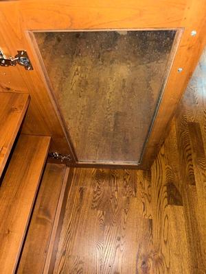 VERY NICE 4 DOOR GLASS DISPLAY CABINET