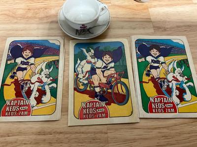 China Tea Set (made in Japan), and Kaptain Keds collectors cards