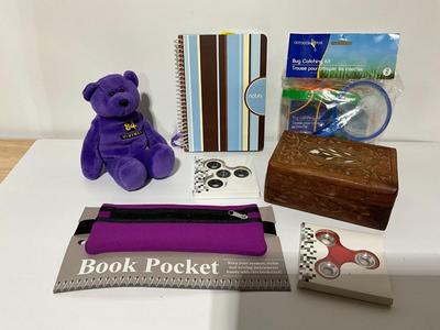 84 Viking Randy Moss Ty, Fidget Spinners, Book Pocket