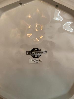 THOMAS KINKADE VILLAGE HOUSE, FITZ & FLOYD DECORATIVE PLATE AND MORE MERRY CHRISTMAS ITEMS!