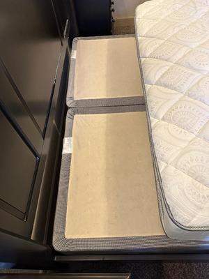 CLEAN, BEAUTIFUL KING SIZE BED W/DURANGO DENVER MATTRESS SET