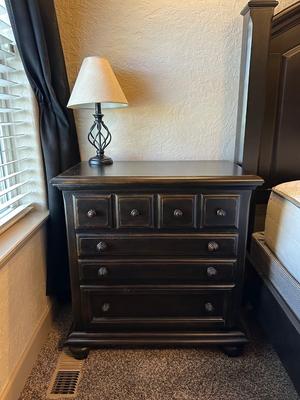 3 DRAWER NIGHT STAND WITH LAMP