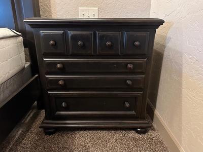3 DRAWER NIGHT STAND WITH LAMP