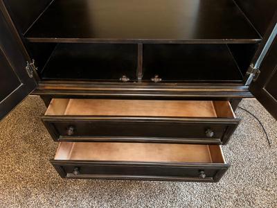BEDROOM ARMOIRE WITH 2 DRAWERS AND 2 DOOR CABINET