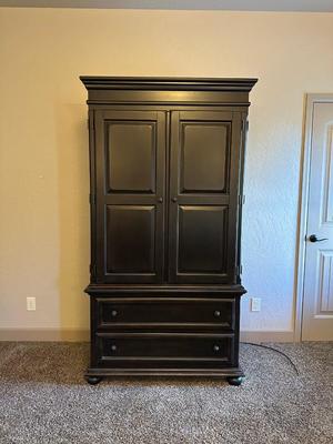 BEDROOM ARMOIRE WITH 2 DRAWERS AND 2 DOOR CABINET