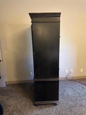 BEDROOM ARMOIRE WITH 2 DRAWERS AND 2 DOOR CABINET