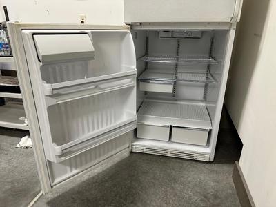 GE REFRIGERATOR