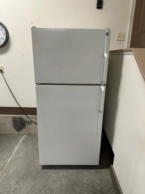 GE REFRIGERATOR