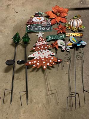 Holiday Lawn Signs