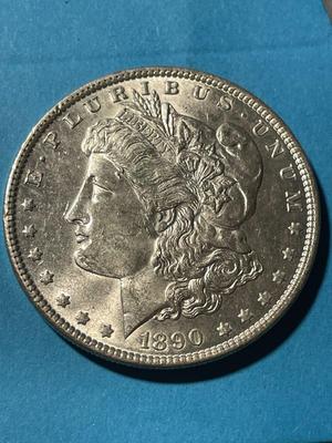 1890-P UNCIRCULATED CONDITION MORGAN SILVER DOLLAR (COIN-4) AS PICTURED. FREE DOMESTIC SHIPPING.