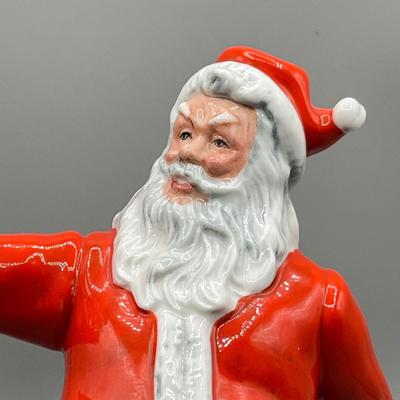 LOT 25D: Royal Doulton Santa Claus Figurine