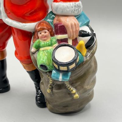 LOT 25D: Royal Doulton Santa Claus Figurine