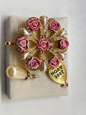 LOT 118J: Avon Sales Recognition Jewelry