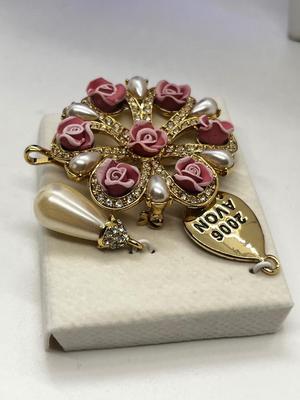 LOT 118J: Avon Sales Recognition Jewelry