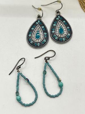 LOT 119J: Necklaces, Bracelets, Earrings and More