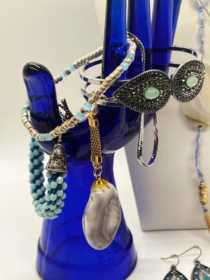 LOT 119J: Necklaces, Bracelets, Earrings and More