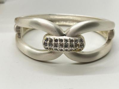 LOT 120J: Necklaces, Bracelets and Earrings