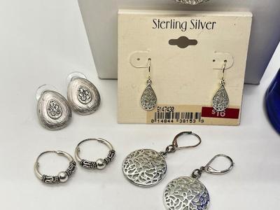 LOT 120J: Necklaces, Bracelets and Earrings