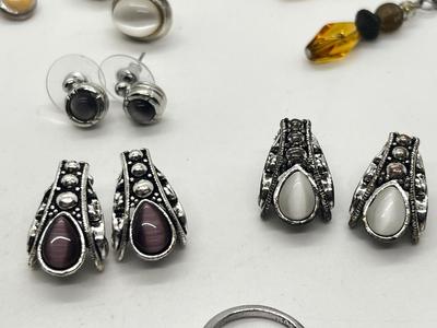 LOT 121J: Collections of Earrings, Rings and More