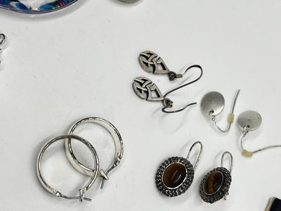 LOT 121J: Collections of Earrings, Rings and More