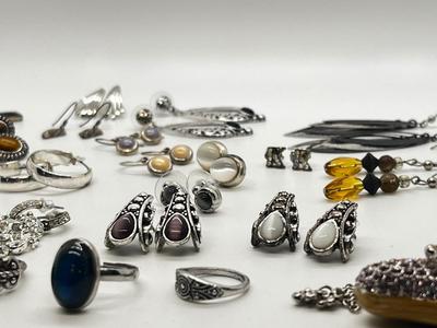 LOT 121J: Collections of Earrings, Rings and More