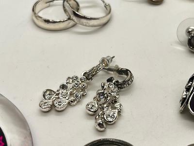 LOT 121J: Collections of Earrings, Rings and More