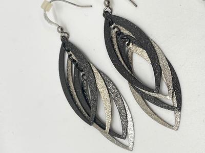 LOT 121J: Collections of Earrings, Rings and More