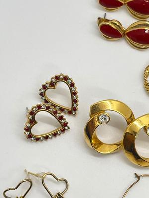 LOT 125J: Collection of Gold Tone Earrings