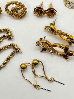 LOT 125J: Collection of Gold Tone Earrings