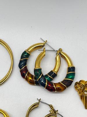 LOT 125J: Collection of Gold Tone Earrings