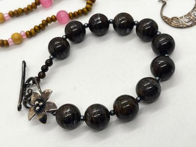 LOT 126J: Jewelry Collection - Necklace, Bracelet, Earrings