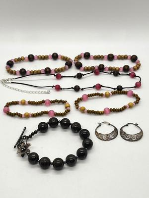 LOT 126J: Jewelry Collection - Necklace, Bracelet, Earrings