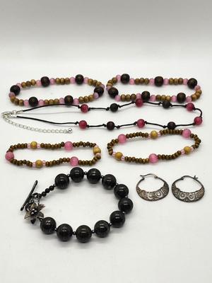 LOT 126J: Jewelry Collection - Necklace, Bracelet, Earrings
