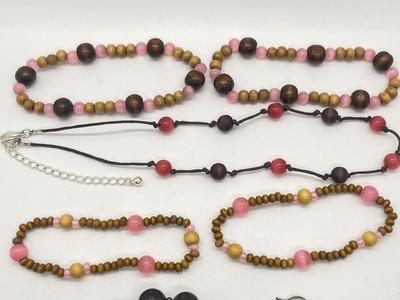 LOT 126J: Jewelry Collection - Necklace, Bracelet, Earrings