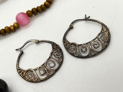 LOT 126J: Jewelry Collection - Necklace, Bracelet, Earrings