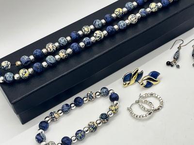 LOT 127J: Costume Jewelry - Necklace, Bracelet, Earrings