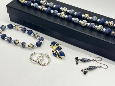 LOT 127J: Costume Jewelry - Necklace, Bracelet, Earrings