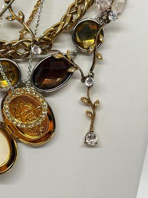 LOT 129J: Jewelry Collection - Necklaces, Pin, Pendant and Earrings