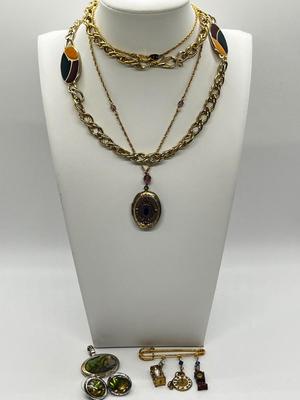 LOT 129J: Jewelry Collection - Necklaces, Pin, Pendant and Earrings