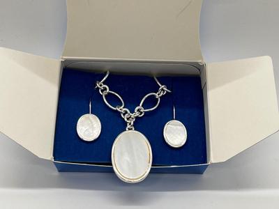 LOT 132J: Avon Jewelry in Original Boxes - Necklace, Bracelets, Earrings