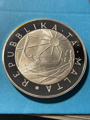 1981 Malta UNICEF Lira Maltese 5LM Silver Proof Commemorative Coin as Pictured. FREE DOMESTIC SHIPPING.