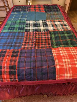 Lightweight plaid quilt