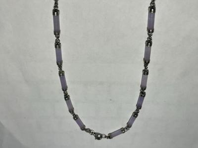 Vintage Preowned Sterling Silver Lavender Jade Tub Necklace 17" Long in Good Preowned Condition. FREE DOMESTIC SHIPPING.