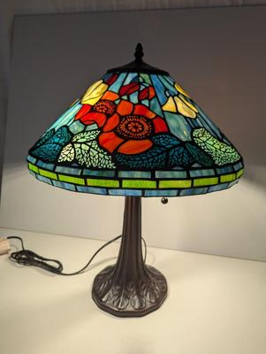 Tiffany Style Stained Glass Table Lamp